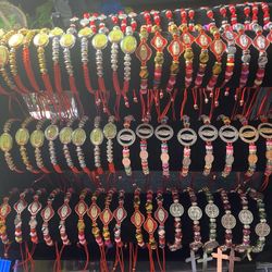 Tenemos Gran Variedad De Joyería Y Pulseras 