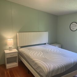 Queen Mattress  And Bed Set