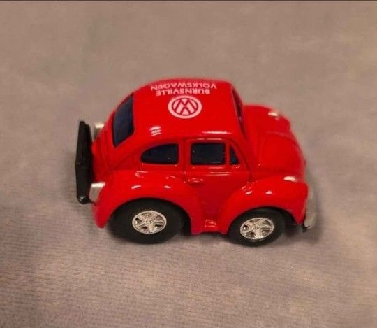 Welly VW Beetle Burnsville Volkswagon Model 92716 Mini Pullback Toy Car