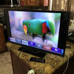 VIZIO 32inch 720p 60Hz Full-Array LED Smart HDTV