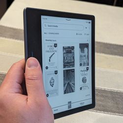 Kindle Oasis (Case Included)