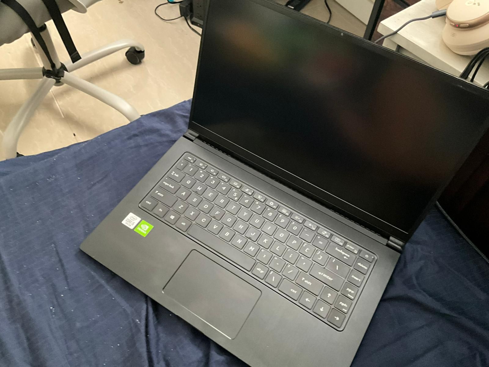 LAPTOP MSI Intel ¡5 gen 10, 16gb Ram, 1tb ssd Samsung 990pro, 15.6” Win 11pro