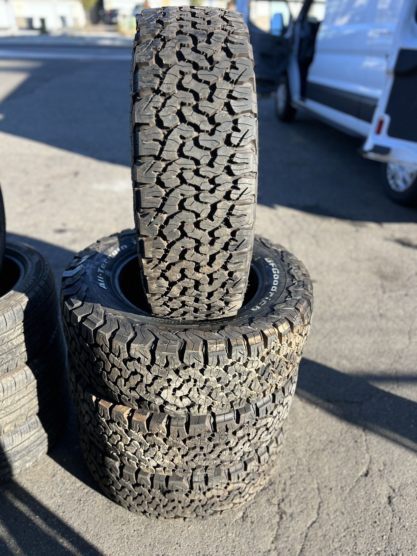 BFG KO2 LT265/65/17 LIKE NEW!!!!!