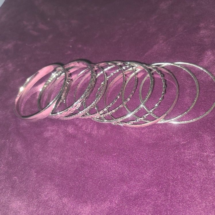 SILVER TONE BANGLE BRACELTS