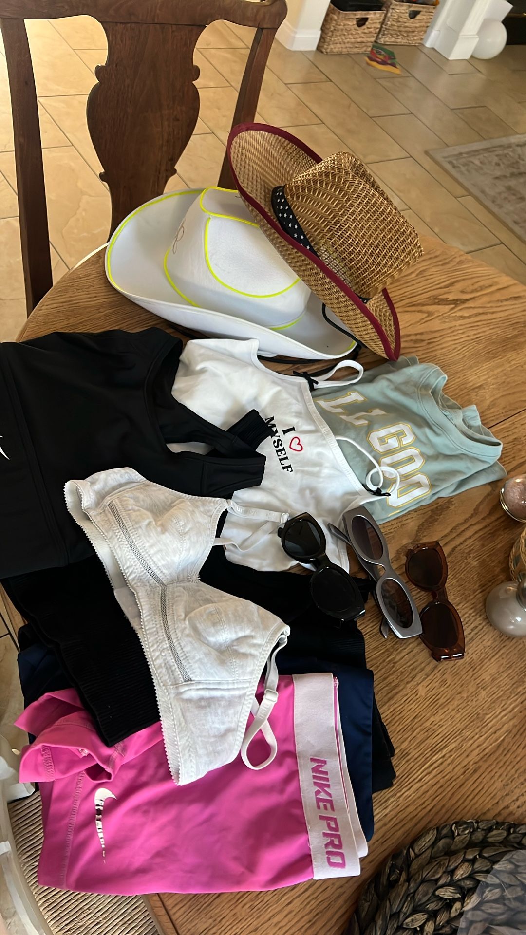 X Small Bundle Nike Sports Bra New And Nike Pink Shorts And 3 Other Shorts 2 Hats