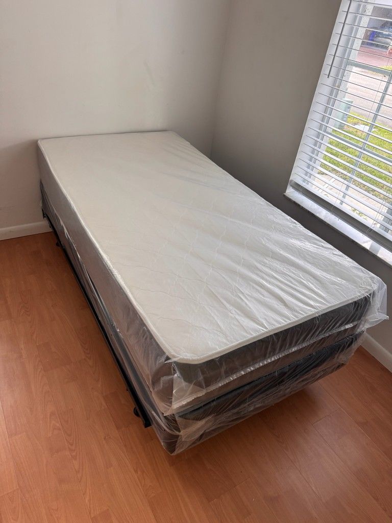 NEW TWIN SIZE SET MATTRESS AND BOX SPR+ING-2pcs