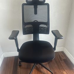 Like New Office Chair With Lumbar Support