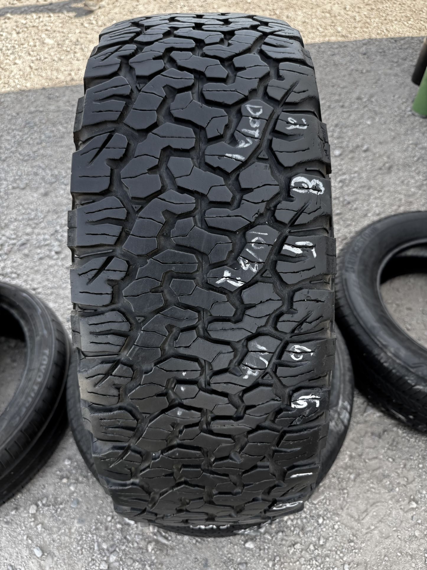 2 BFGOODRICH LT 285/65/18 Tires