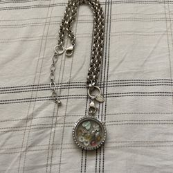 Origami owl Silvertone Necklace
