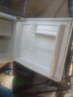  Small Refrigerator 