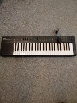 YAMAHA PSR- 11 WITH POWER TRANFORMER