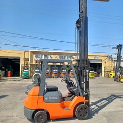 Forklift Toyota Serie 7 5000# Triple Mast