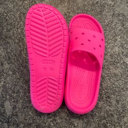 Crocs slides J5 or Women’s size 7