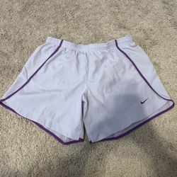 NIKE YXL SHORTS