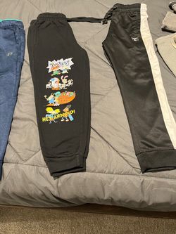 Boys size 8 a few jeans are size 7/8 …$5, $7, $8, $10 some name brands Prices are listed 👈🏾