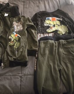 Size 6 Boys T-shirt, Pants And Hoodie Set 