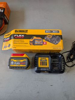 DEWALT FLEXVOLT 20V/60V MAX 6.0Ah Battery Pack + Charger – New