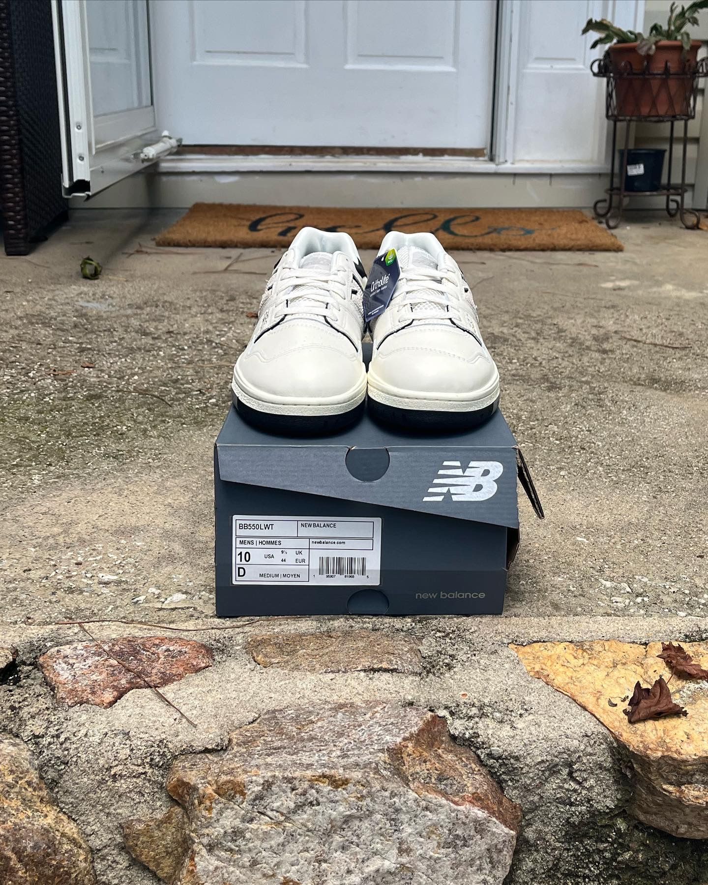 New Balance 550 Cream Black