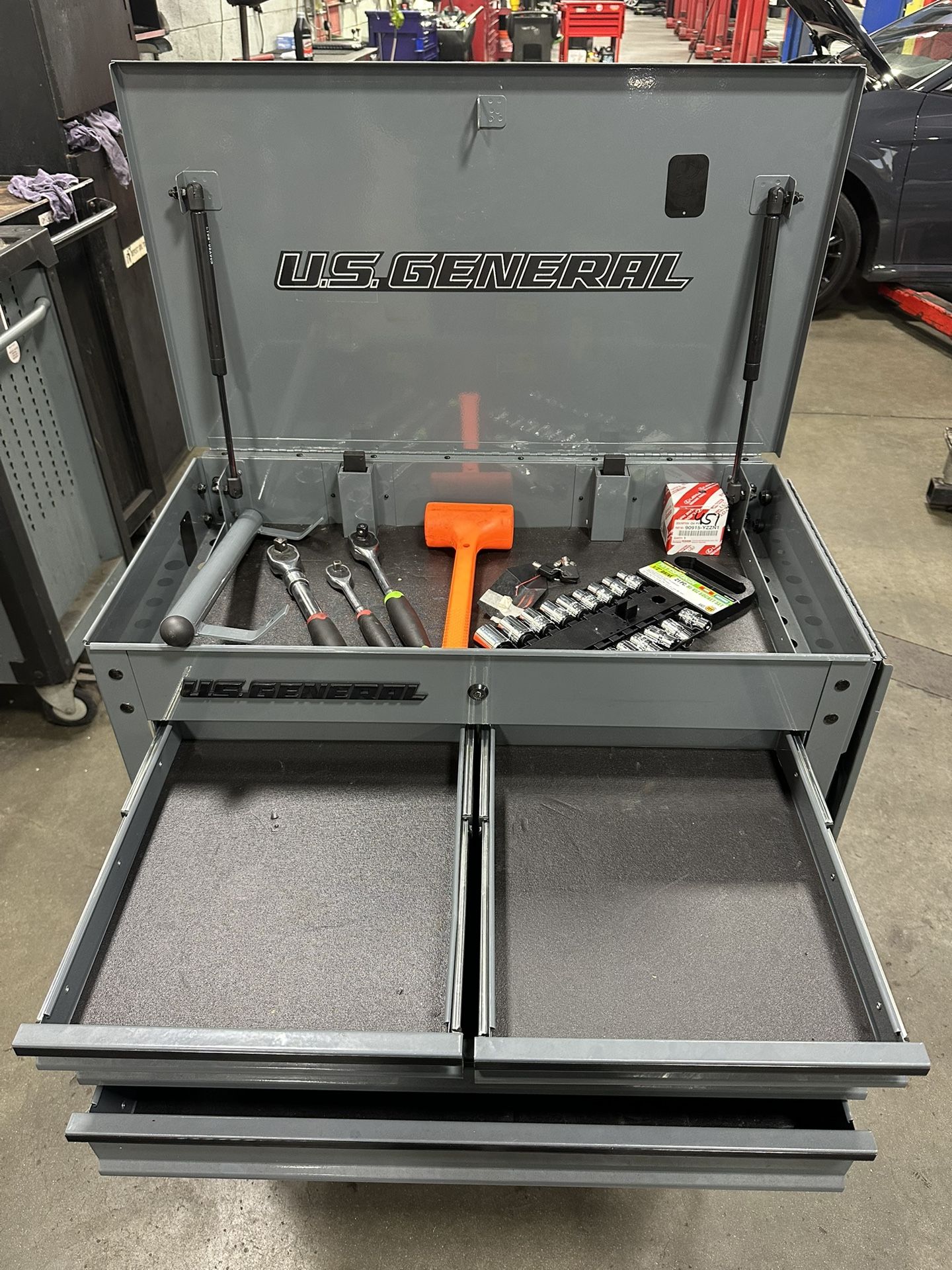 US General Toolbox Rolling Cart With Keys