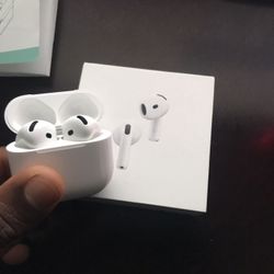 AirPod 4 W Noise Cancellation 