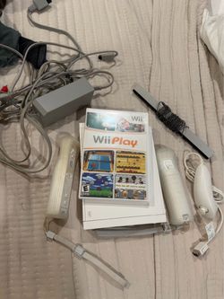 Nintendo Wii Console Bundle with Wii Play