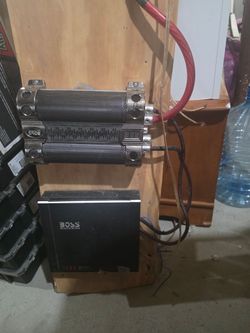 Boss Audio Systems 1500W Car Amplifier with Capacitors