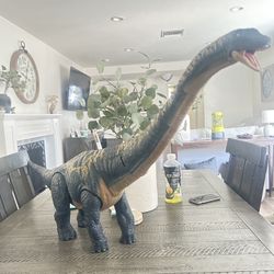 Dreadnoughtus Toy
