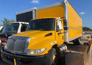2017 INTERNATIONAL 4300