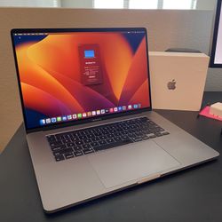 2019 16” MacBook Pro Core i7 16GB Ram 512SSD! Like new! We offer financing!
