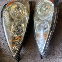 2006 Toyota Sienna Headlights