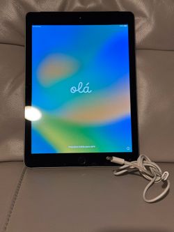 iPad 5th gen with charger
