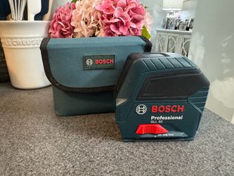 BOSCH Professional GLL 50: 50 ft. Cross Line Laser Level Self Leveling with VisiMax Technology