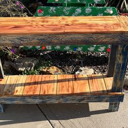 Table Entry Foyer Made From Repurposed Pallets