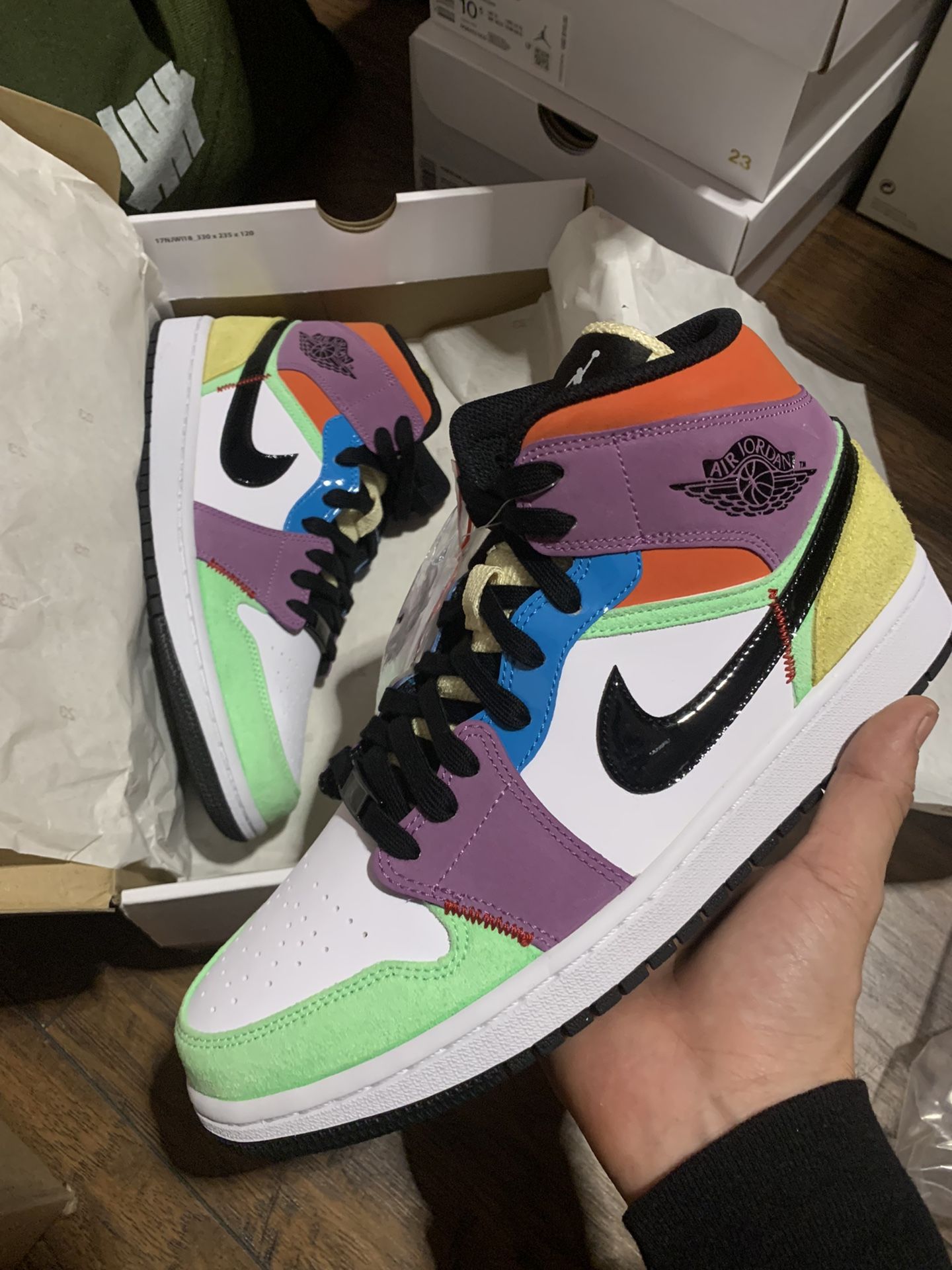 Air Jordan Retro Mid Multicolor - Main Image