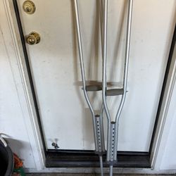 Pair Of Crutches 5’2” To 5’10”