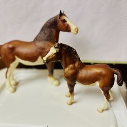 Breyer Horse Chestnut Clydesdale Mare and Foal Darker Variation