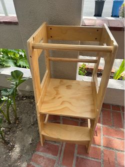 Wood toddler kitchen tower