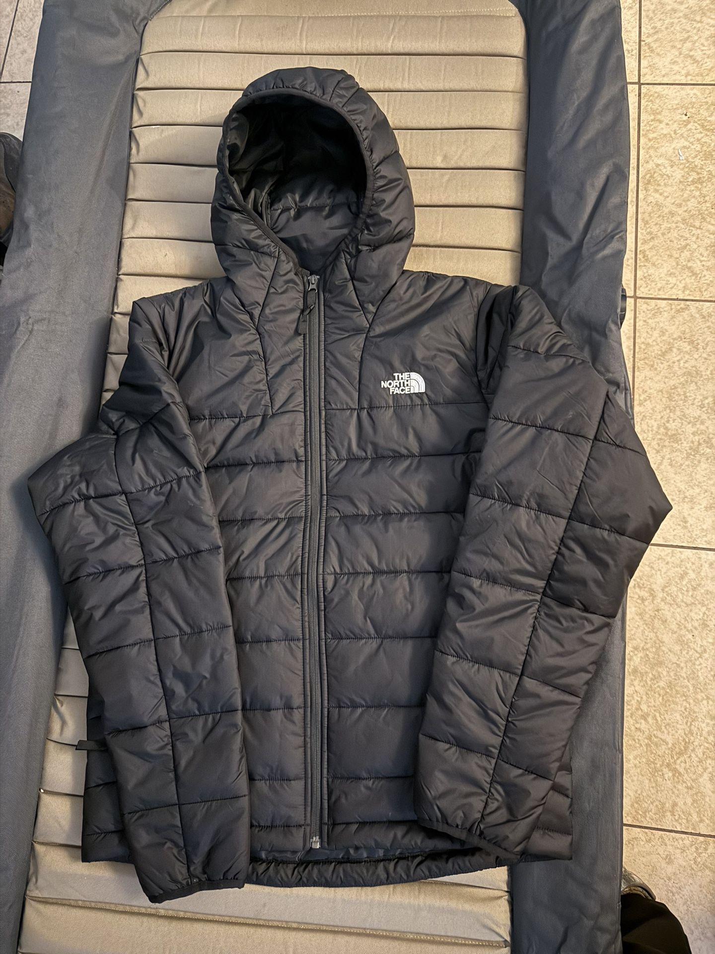 North Face Puffer Jacket Men’s Medium