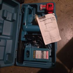Makita 12V Mini Chainsaw 
