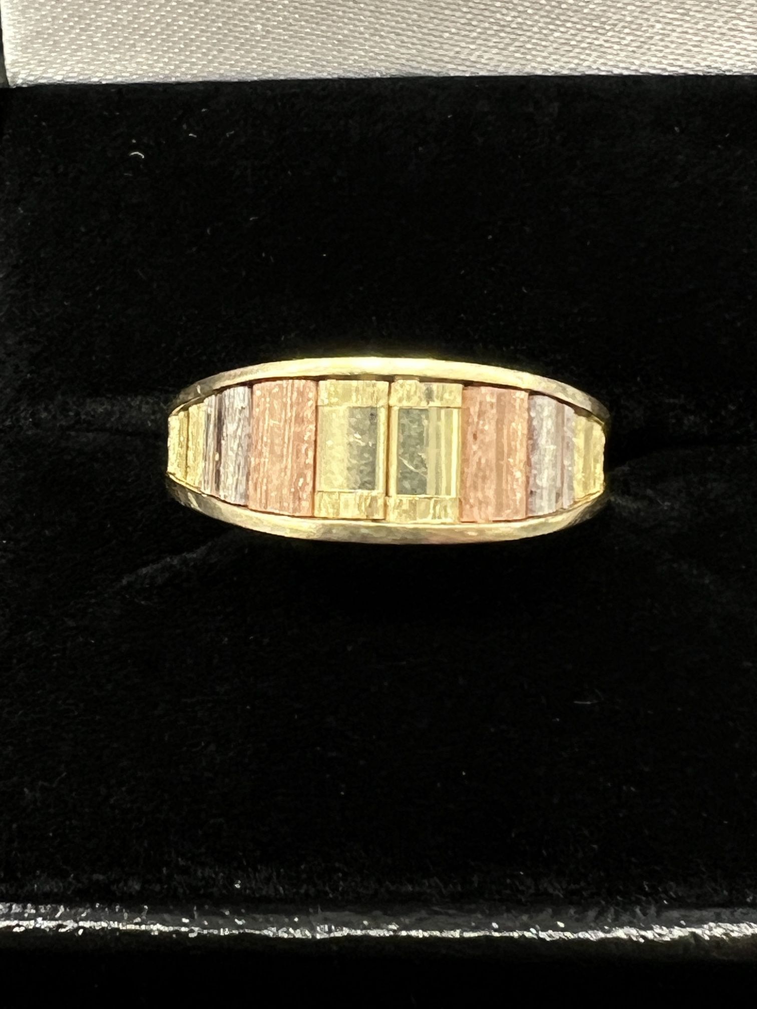 $525 Three Tone Gold Striped Ring Band