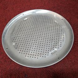 Wearever Perforated Bakewear 12-3/4"