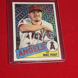 🔥Mike Trout Topps 35th Anniversary Refractor!  Grade Ready! 🔥