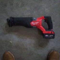 MILWAUKEE® M18 FUEL™ SAWZALL +Battery 
