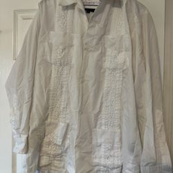 Men’s guayabera Shirt Size Small