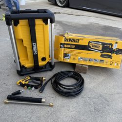 DEWALT 2600 PSI 1.1 GPM Cold Water Electric Pressure Washer