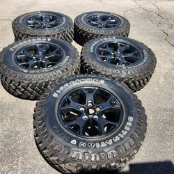 17" Jeep Wrangler Oem Wheels And Tires 