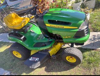 John Deere 48 in 22 HP It has 13 hours used