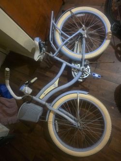 Beach cruiser like new.             60