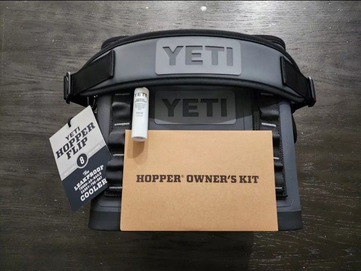 New YETI Hopper Flip 8 Portable Soft Cooler Charcoal Model YHOPF8