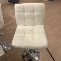 White Modern Bar Stool – Great Condition 